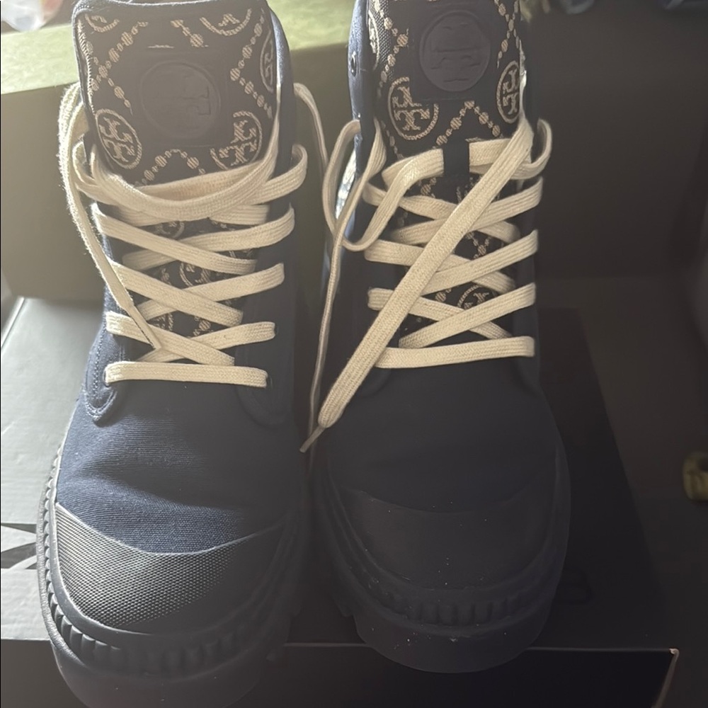 Navy High-Top Sneakers with White Laces